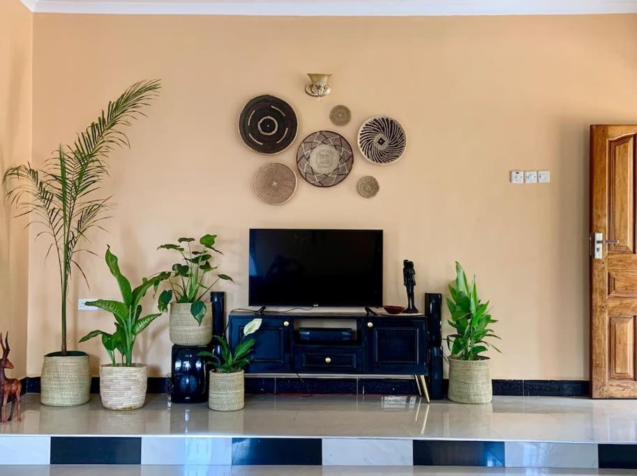 Bungalow X Garten & Terrasse X Wlan X Europaeisch Moshi Luaran gambar