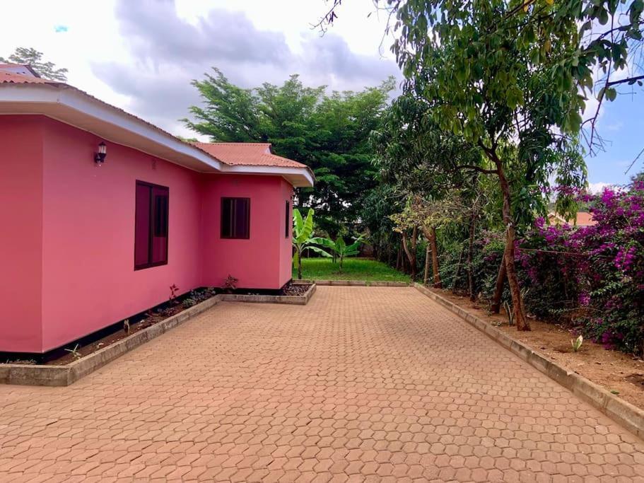 Bungalow X Garten & Terrasse X Wlan X Europaeisch Moshi Luaran gambar