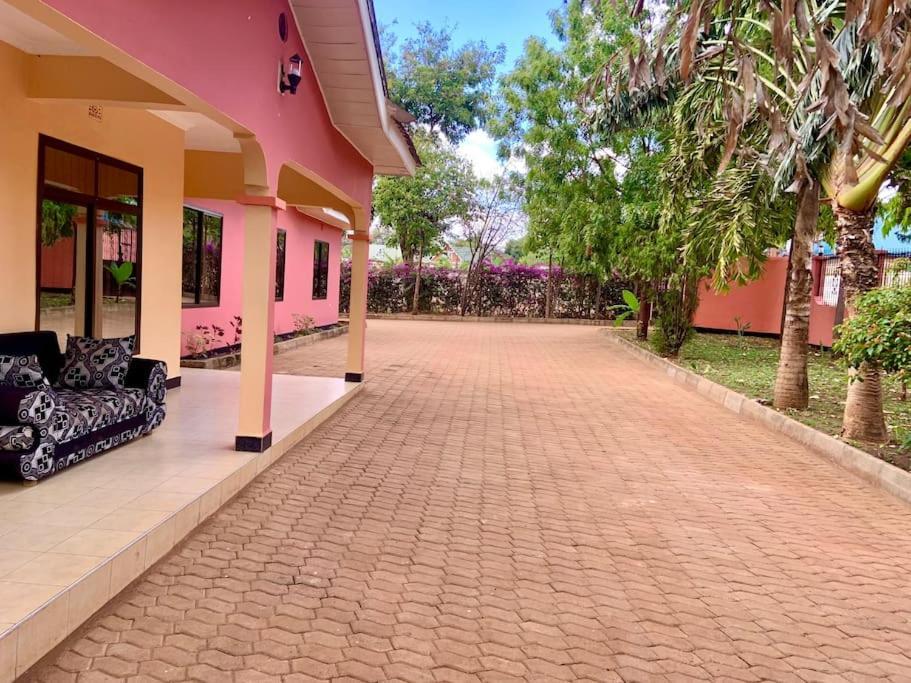 Bungalow X Garten & Terrasse X Wlan X Europaeisch Moshi Luaran gambar